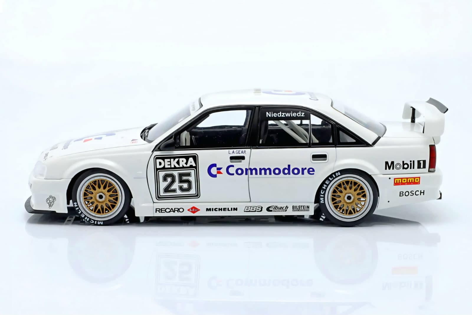 Macheta Opel Omega 3000 EVO 500 Team 1:18 Werk83 5 Macheta Opel Omega 3000 EVO 500 Team 1:18 Werk83 - imagine 5