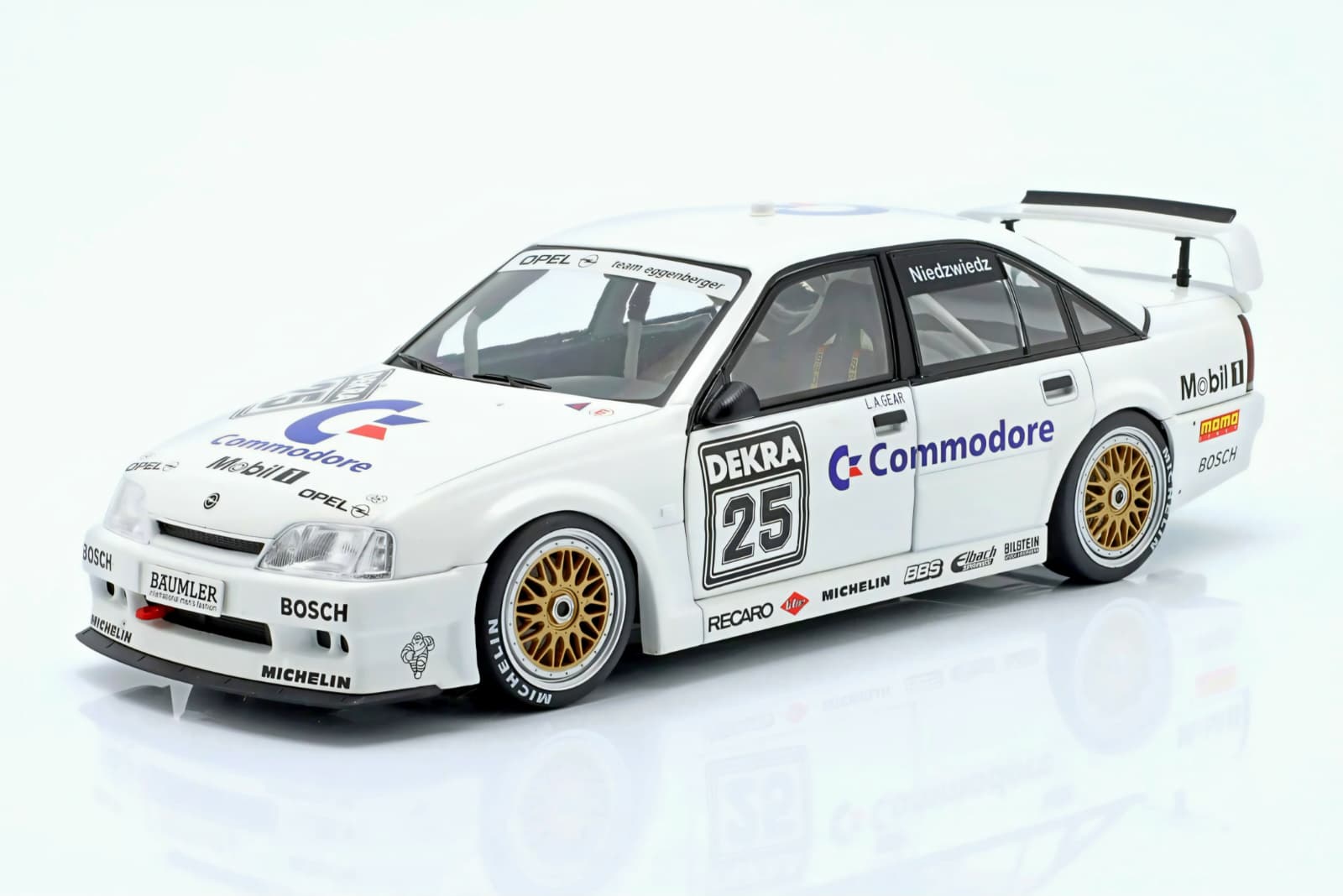 Macheta Opel Omega 3000 EVO 500 Team 1:18 Werk83