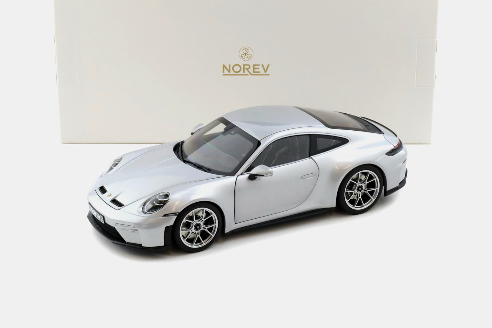 Macheta Porsche 911 GT3 Touring Package 1:18 Norev 1 Porsche 911 GT3 Touring Package 3
